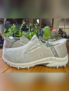 Skechers Slip-ins: Hillcrest - Sunapee - Size 8.5